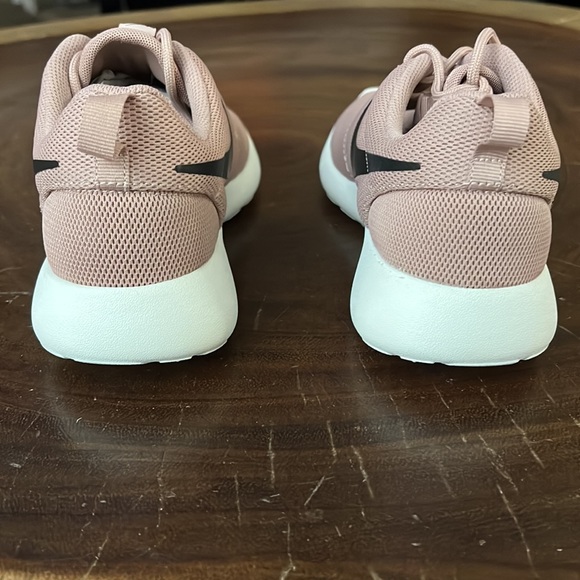 Nike Roche One ( Dusty Mauve Rose) - Picture 2 of 11
